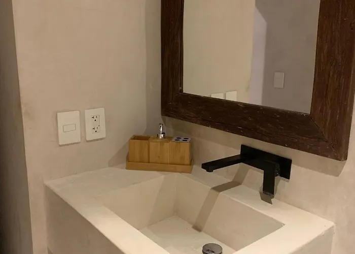 Modern Retreat Rooftop Pool Apartamento *